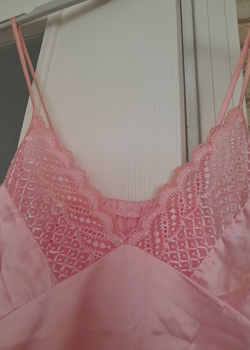 Trendyol & Milla Pembe Dantel Detaylı İnce Askılı Midi Gecelik