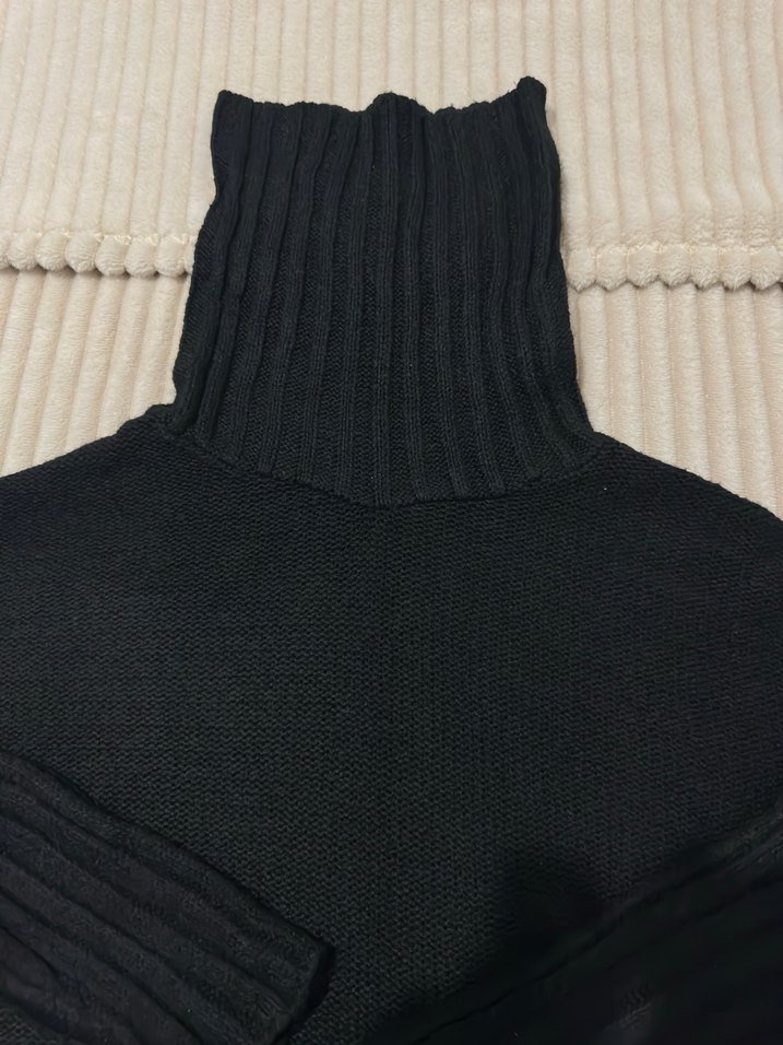 Siyah Boğazlı Örgü Kadın Kazak - Görsel 3