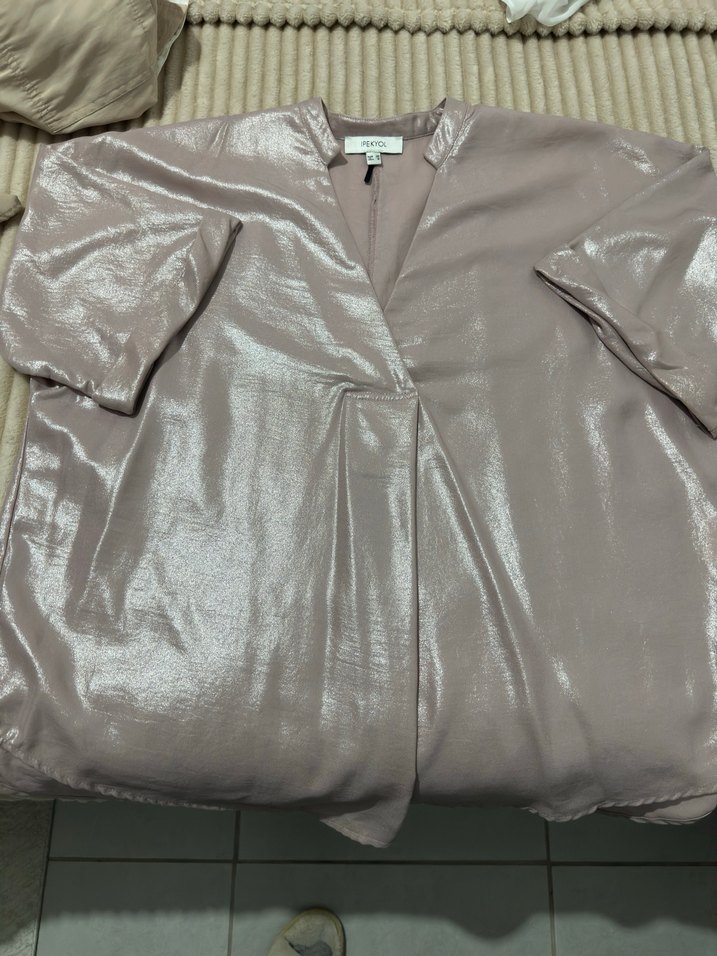 Bej V Yaka Salaş Kadın Gömlek - Görsel 3