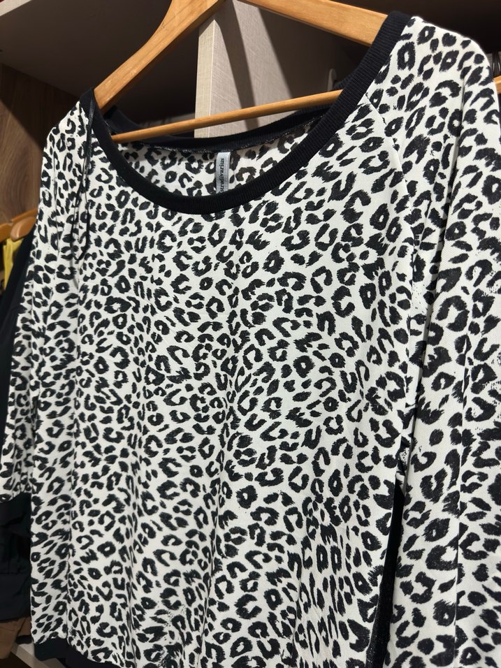 Leopar Desenli Uzun Kollu Kadın Bluz - Görsel 3