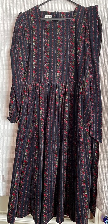 LAURA ASHLEY