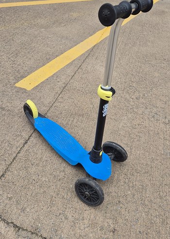 Mavi Çocuk Scooter'ı - Görsel 2