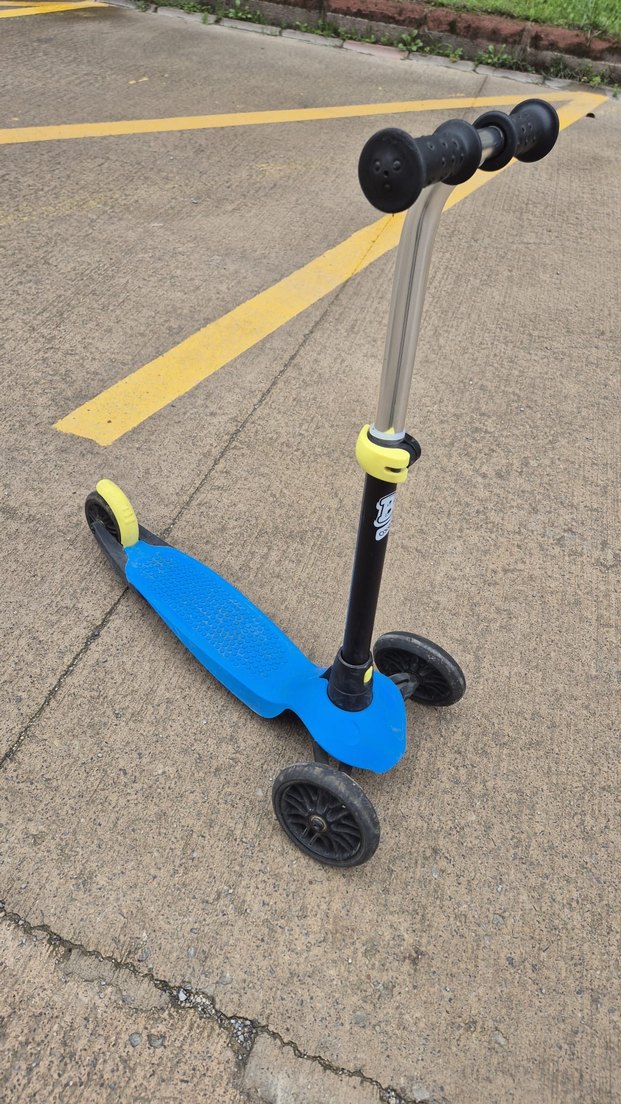 Mavi Çocuk Scooter'ı - Görsel 2