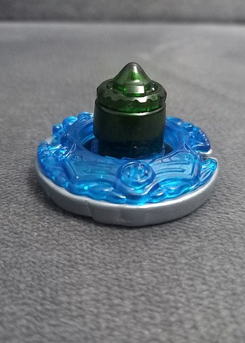  Beden Renk Beyblade