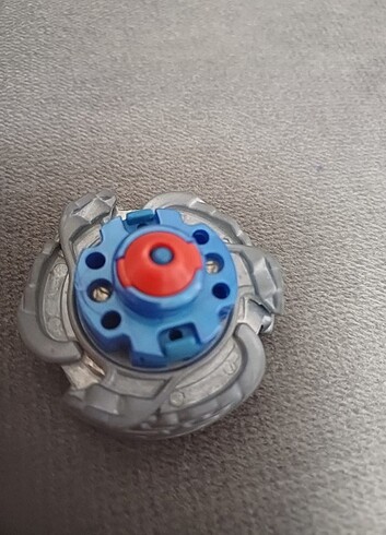  Beden Renk Beyblade