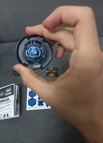  Beden Renk Beyblade