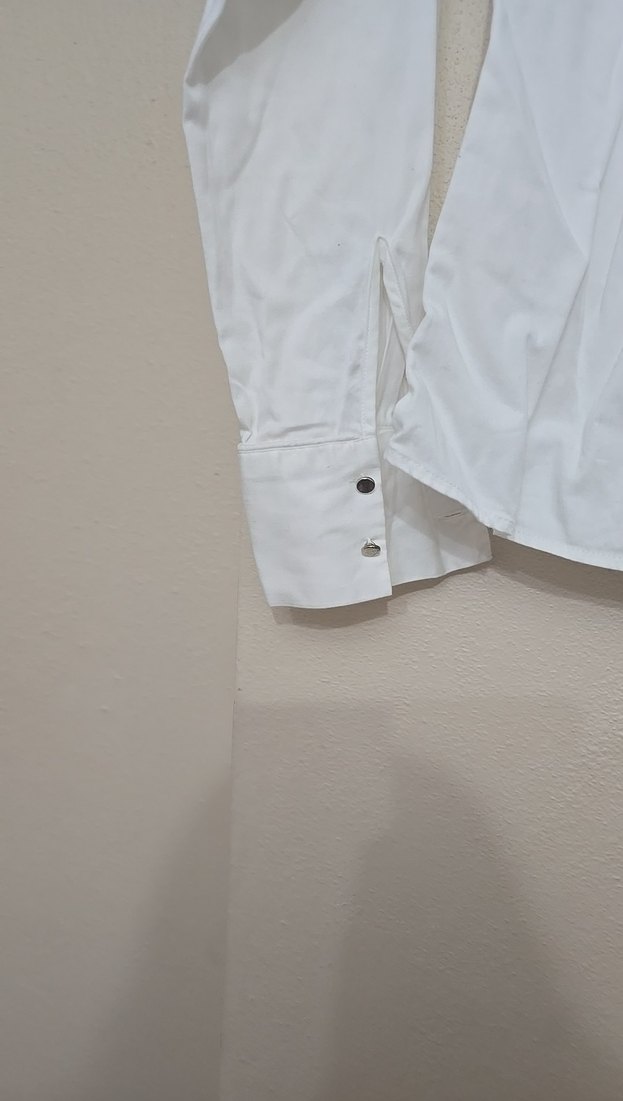 Beyaz Pamuklu Uzun Kollu Düğmeli Kadın Gömlek - Görsel 2