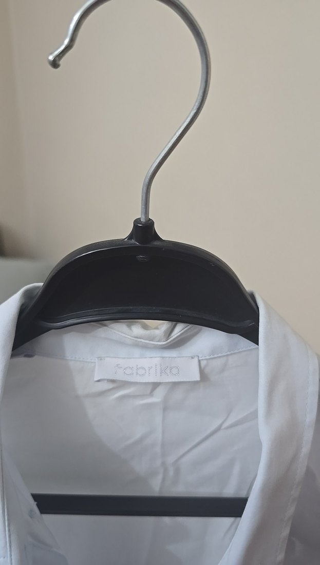 Düğmeli Beyaz Kadın Gömlek - Görsel 3