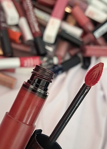 Beden Loreal paris 140 no mat ruj