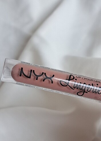 NYX Nyx lingerie lip li 06 ruj