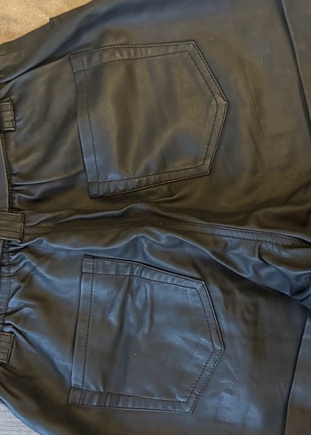 Zara Xs Kemerli Siyah Deri Mini Şort - Görsel 3