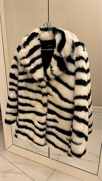 Bershka xs zebra desenli kürk
