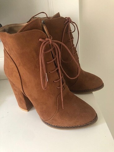 Diğer 36 numara taba rengi bağcıklı bot