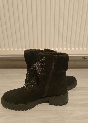 Siyah Süet Bağcıklı Kadın Botları - Görsel 2