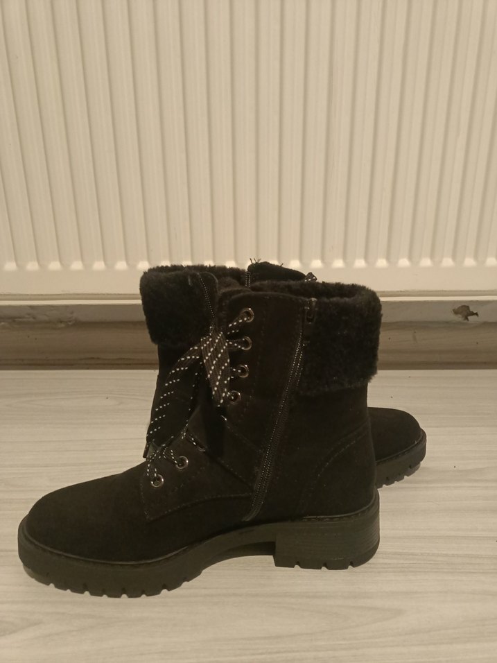 Siyah Süet Bağcıklı Kadın Botları - Görsel 2