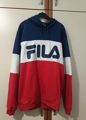 Fila  m