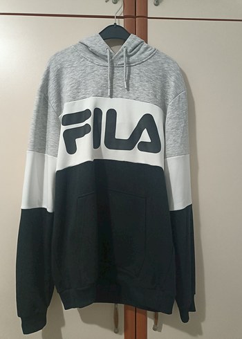 Fila  m