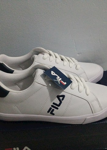 Beyaz Fila Spor Ayakkabı - Görsel 2