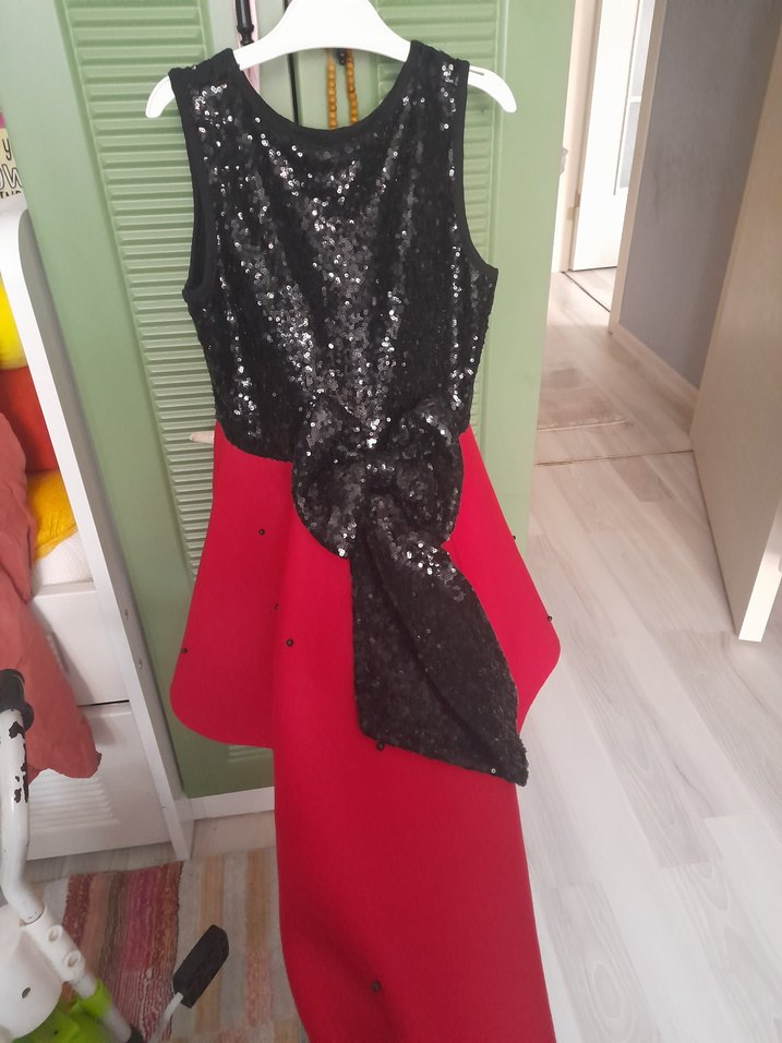 Kız Çocuk Siyah Kırmızı Kabarık Etekli Elbise - Görsel 3