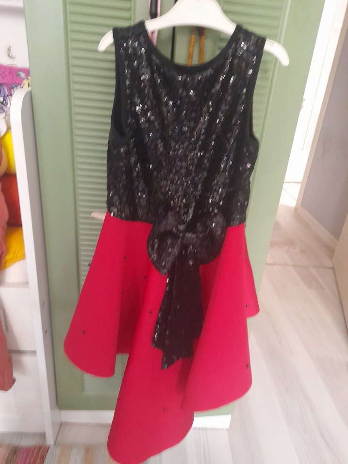 Kız Çocuk Siyah Kırmızı Kabarık Etekli Elbise - Görsel 2