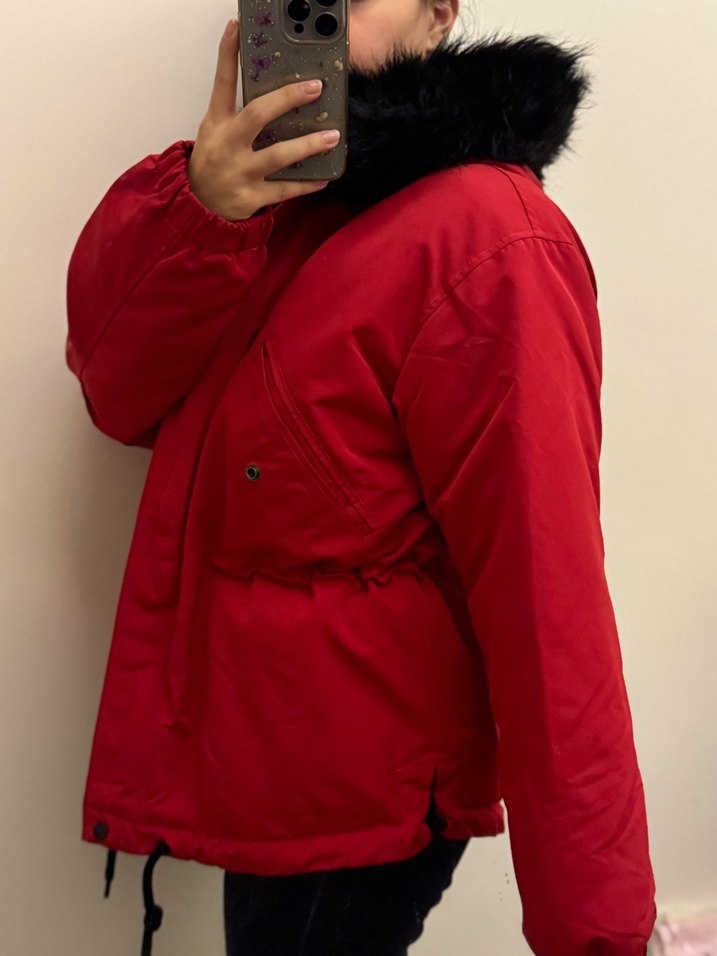 Kürklü Yakalı Kırmızı Kadın Kışlık Mont - Görsel 3