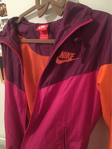 nike yağmurluk