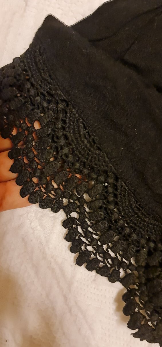 Dantel Detaylı Siyah Mini Şort - Görsel 4