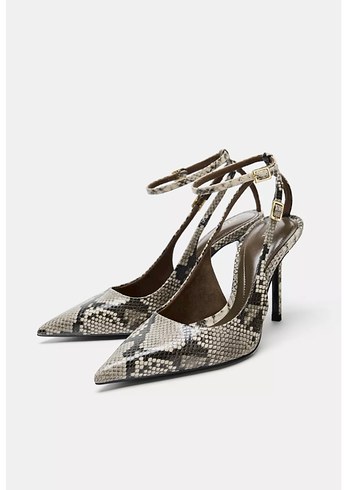 Zara Bej Yılan Desenli Tokalı Stiletto