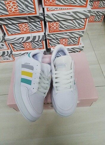 37 Beden 37 Numara Adidas Bayan Spor Ayakkabı 