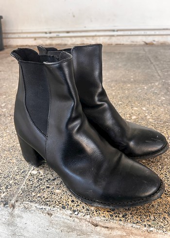 Siyah Deri Topuklu Kadın Bot - Görsel 4