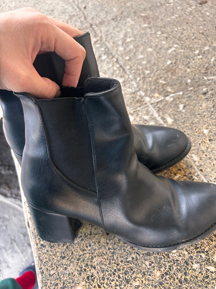 Siyah Deri Topuklu Kadın Bot - Görsel 2