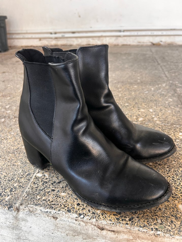 Siyah Deri Topuklu Kadın Bot - Görsel 4