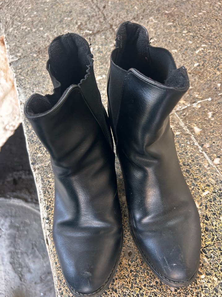 Siyah Deri Topuklu Kadın Bot - Görsel 3