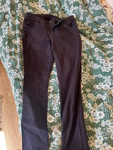 Kahverengi düz paça pantolon