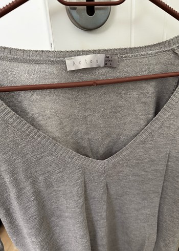 Gri V Yaka Kadın Kazak - Görsel 2