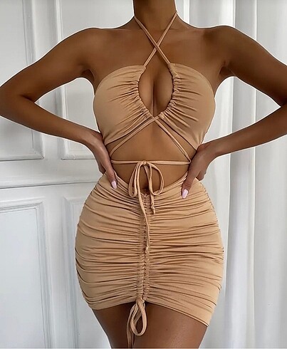 Diğer BEJ RENK YAZLIK SEKSİ TATİL ELBİSE