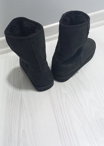 Siyah Süet Tüylü Kadın Bot - Görsel 2