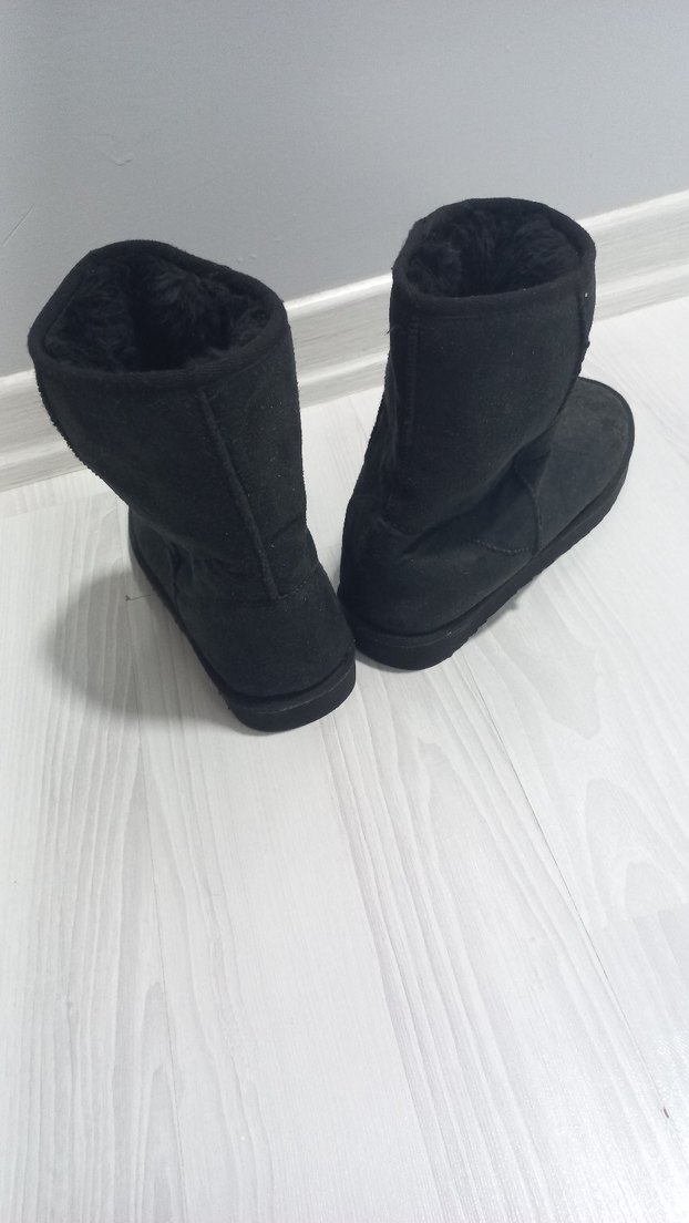 Siyah Süet Tüylü Kadın Bot - Görsel 2