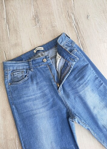 32 Beden mavi Renk Yüksek bel açık mavi jean