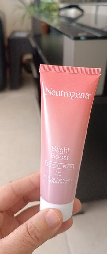 Neutrogena güneş kremi 