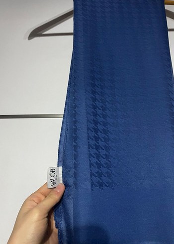 Kadın Kahverengi Dökümlü Şal - Görsel 3