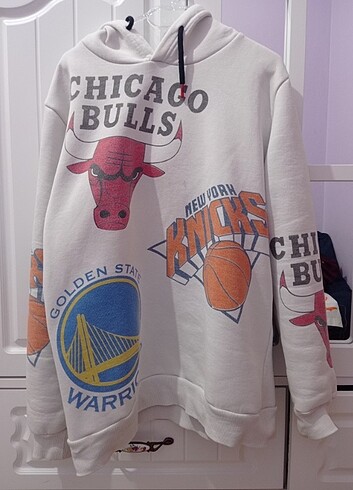 Bershka NBA baskılı sweatshirt