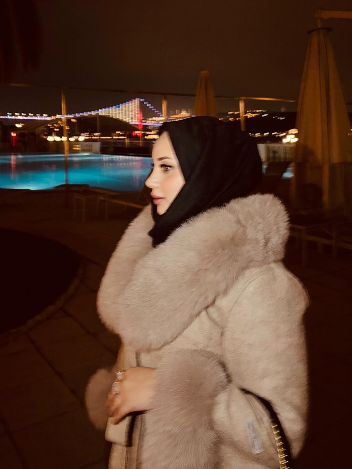 Bej Süet Uzun Kürklü Kadın Kaban - Görsel 3