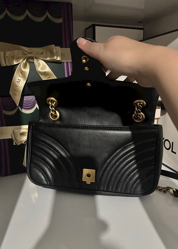 Siyah Deri Zincirli Kadın Çanta - Görsel 4