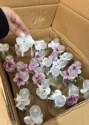 Çiçekli Cam Parfüm Şişeleri - Görsel 2