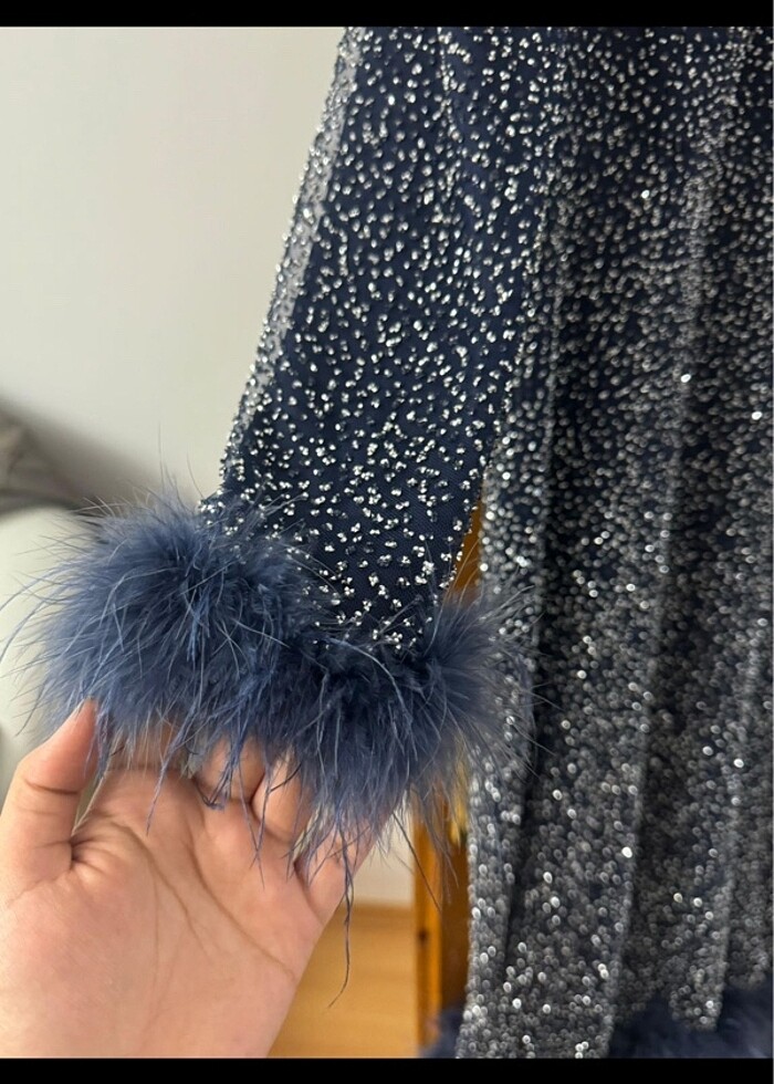 Lacivert tüylü elbise - Görsel 3