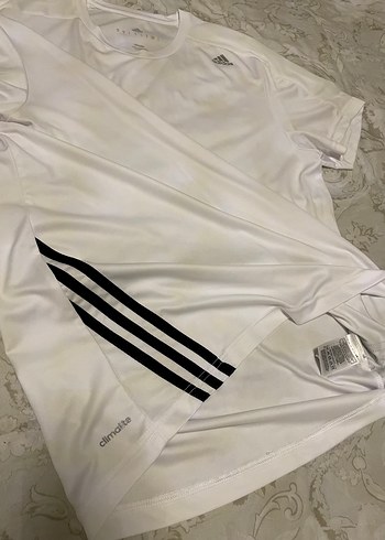 Adidas Tişört M beden sıfır ayarında - Görsel 3