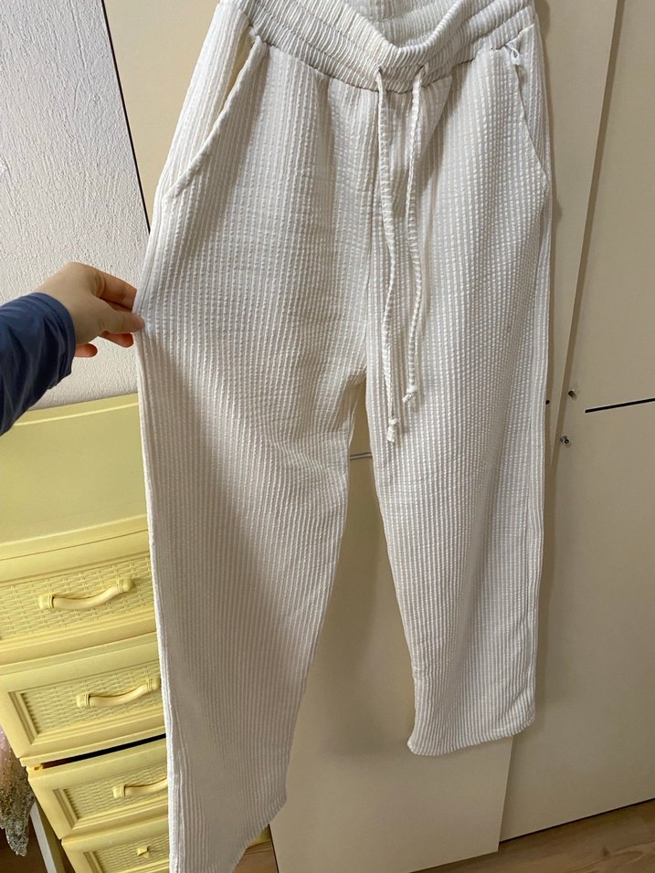 Beyaz Rahat Kesim Kadın Pantolon - Görsel 2