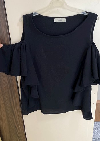 Siyah Volanlı Kolsuz Bluz - Görsel 2