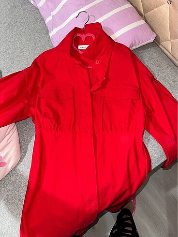Kırmızı hafif balon kol gömlek elbise
